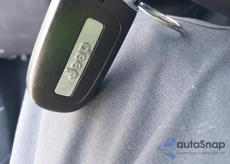 2018 Jeep Compass Latitude 4X4 z USA, uszkodzony, nr VIN 3C4NJDBB2JT283644